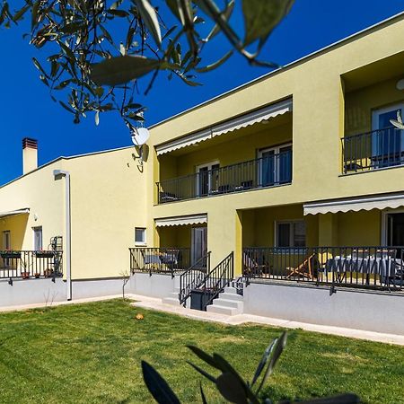 Apartments Mirjana Medulin 2 エクステリア 写真