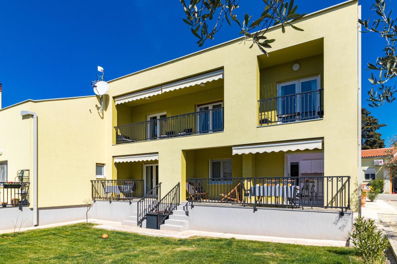 Apartments Mirjana Medulin 2 エクステリア 写真