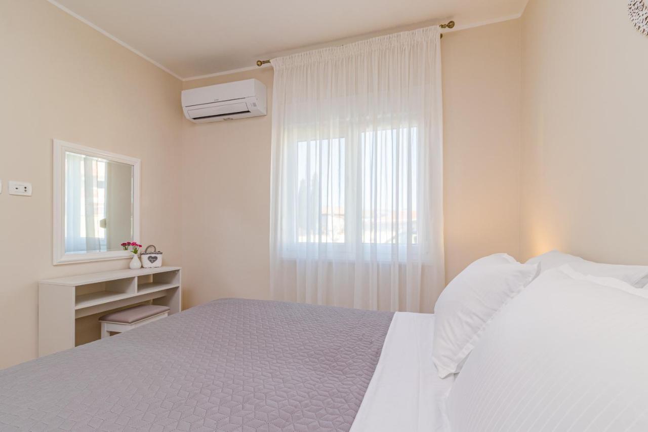 Apartments Mirjana Medulin 2 エクステリア 写真