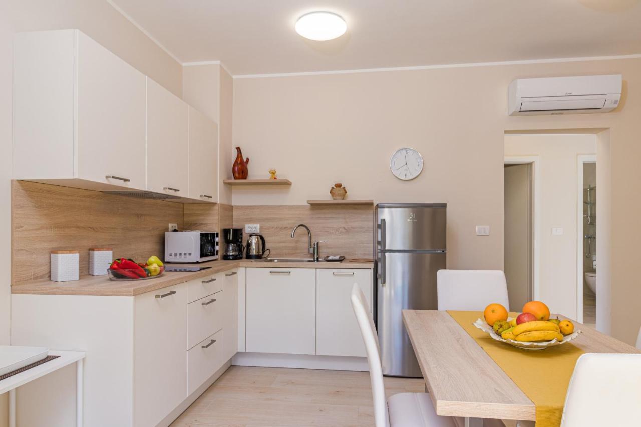 Apartments Mirjana Medulin 2 エクステリア 写真