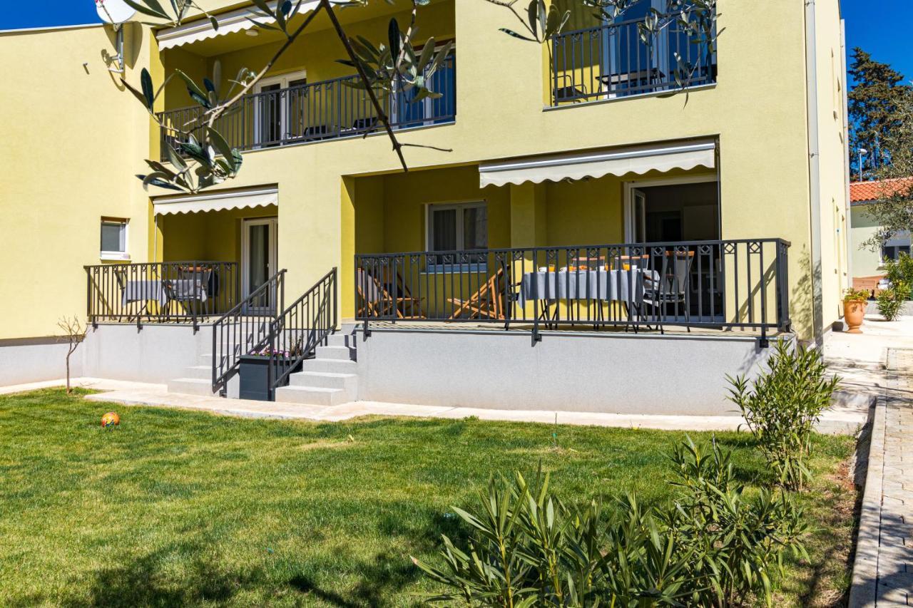 Apartments Mirjana Medulin 2 エクステリア 写真